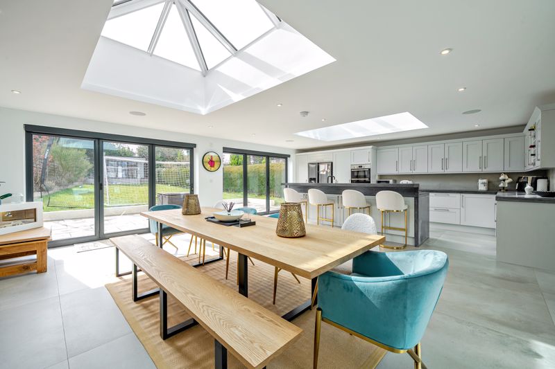 Dining- click for photo gallery